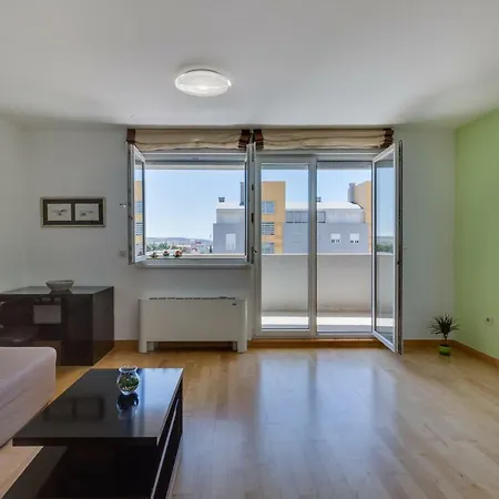 Pavic - Private Parking Zadar